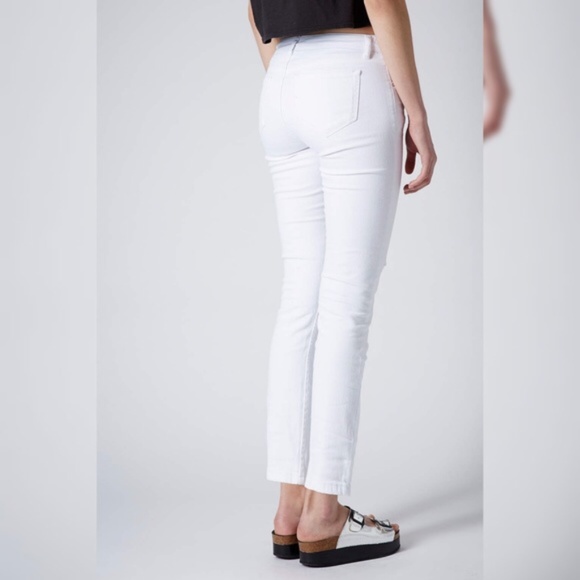 Topshop Denim - Topshop Moto High rise Baxter white denim jeans 25